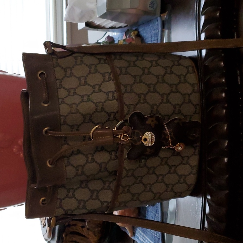 Gucci crossbody mini bucket bag
